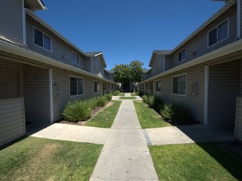 Walking Paths | Vizcaya Apartment Homes in Santa Maria, CA